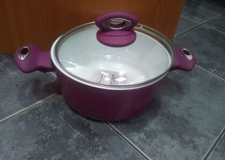 Cratita ceramica de 3.2 L cu capac Cratita ceramica de 3.2 L cu capac