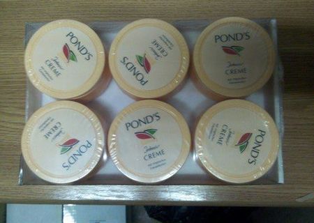 Crema de fata si corp Pond's import Germania