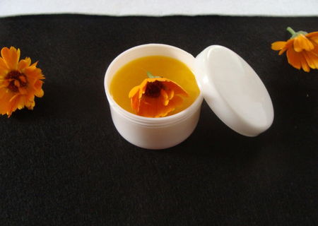 Crema de galbenele