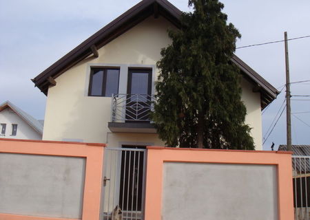 cu doar500$M.casa la cheie.zona intre lacuri