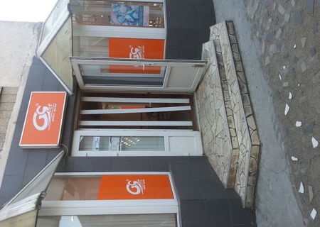 dau in chirie spatiu comercial
