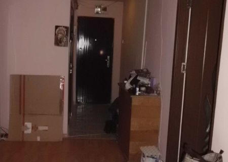 de vanzare apartament 2 camere,hol locuibil,Militari