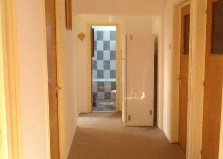 De vanzare apartament 3 camere, 2 gr.sanitare, Rahova