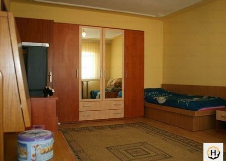 De vanzare Apartament 4 camere, decomandat, zona Steaua De vanzare Apartament 4 camere, decomandat, zona Steaua