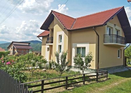 DE VANZARE - Vila 170 mp + pamant 2400 mp intre Rm Valcea si Calimanesti