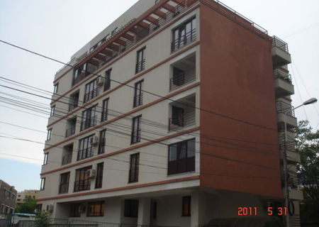 Decebal 3 camere 78000 Euro