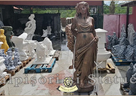 Decoratiuni de gradina din ciment alb si dioxid de titan. Decoratiuni de gradina din ciment alb si dioxid de titan.