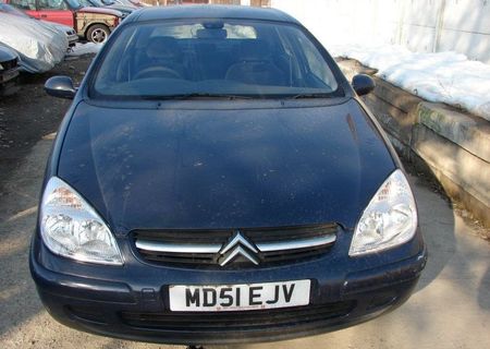 Dezmembrez Citroen C5 din 2002