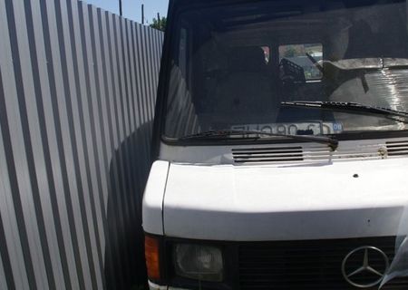 Dezmembrez duba Mercedes 208d