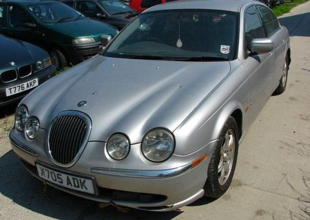 Dezmembrez Jaguar S-Type din 2000