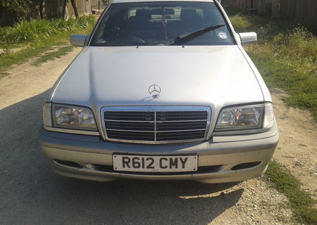 dezmembrez mercedes c180