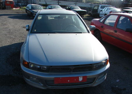 Dezmembrez Mitsubishi Galant din 2000