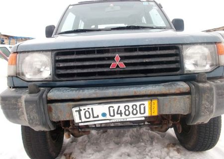 Dezmembrez Mitsubishi Pajero