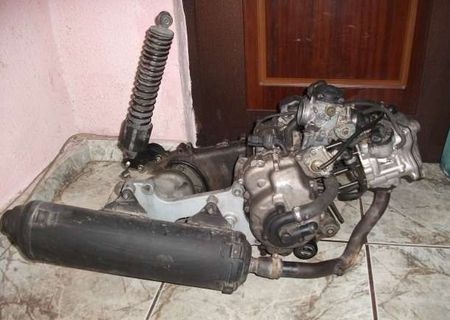 dezmembrez motor aprilia atlantic piaggio 250 cc