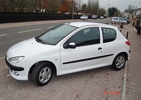 Dezmembrez peugeot 206 1.9diesel 2001 125000km