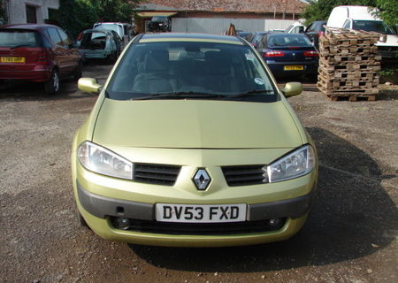 Dezmembrez Renault Megane 2 din 2003