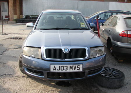 Dezmembrez Skoda Superb din 2003