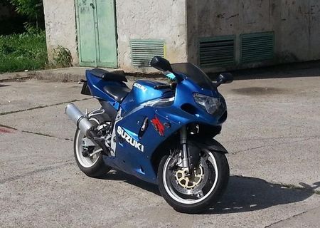 dezmembrez suzuki gsxr 750 k1 2000 dezmembrez suzuki gsxr 750 k1 2000