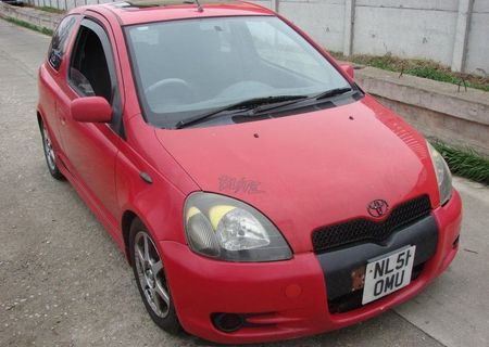 Dezmembrez Toyota Yaris din 2001