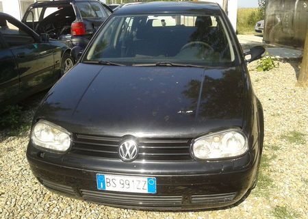 dezmembrez vw golf 4