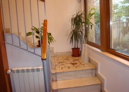 Domenii - inchiriere apartament de 3 camere in vila