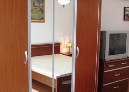 Dormitor complet, modern, foarte putin uzat Dormitor complet, modern, foarte putin uzat