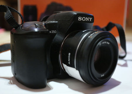 DSLR,Sony Alpha 350 cu 2 obiective sau schimb cu Smartphone DSLR,Sony Alpha 350 cu 2 obiective sau schimb cu Smartphone