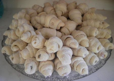 DULCIURI LA COMANDA