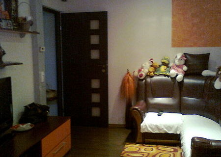 este acceptata si varianta unui schimb cu apartament similar in Pitesti (cu diferenta)