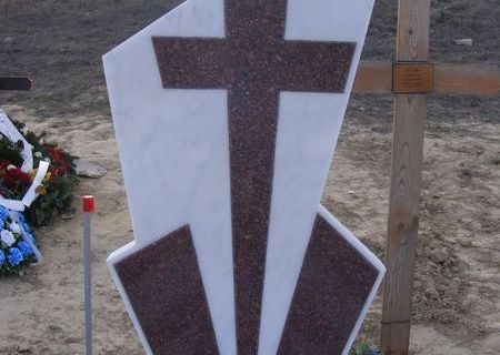 execut monument funerare