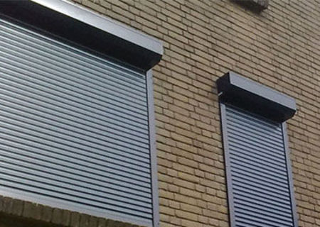 Executam rulouri exterioare si plase contra insectelor !