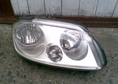 Far dreapta VW Caddy fabricatie 2003-2009 cod 2K0941 006 b Far dreapta VW Caddy fabricatie 2003-2009 cod 2K0941 006 b
