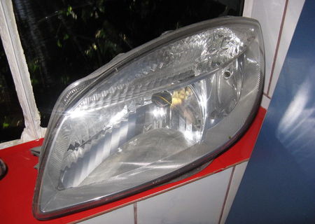 Far stanga skoda fabia 2008 2012