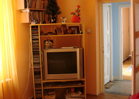 Floreasca 2 cam etaj 1/2 decomandat