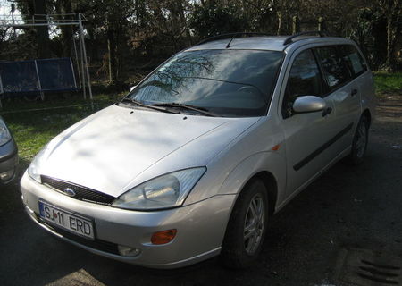 Ford focus din 2001 metalizat gri,in stare foarte buna,oferta