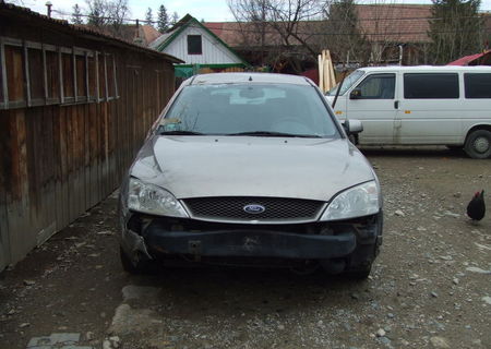 Ford Mondeo Ghia, 2002, benzină, 1798 cm3, pentru dezmembrări.