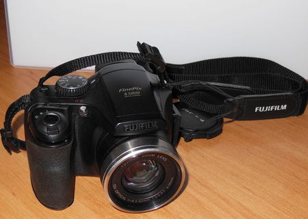 Fujifilm - Finepix S 5800