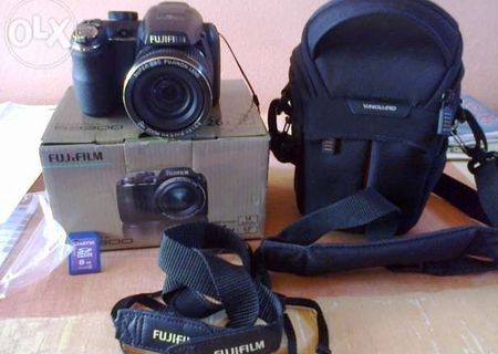 Fujifilm Finepix S3300+Card mem.8Gb+Geanta+Acu. cu incarc+GARANTIE
