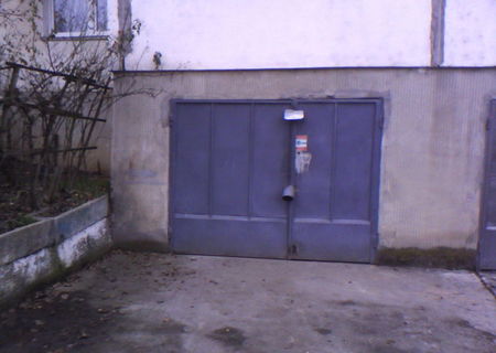 Garaj sub bloc cu pivniţă Garaj sub bloc cu pivniţă