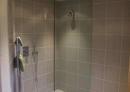 Geamuri si oglinzi la comanda