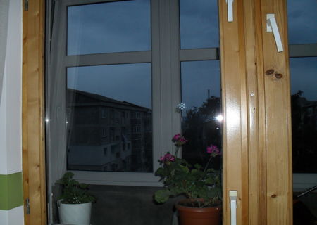 Geamuri termopan cu rama din lemn