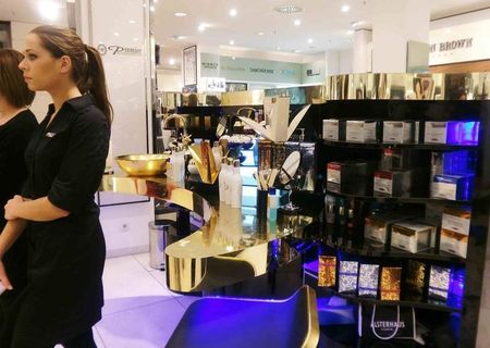 Germania-Vanzatoare produse Cosmentice in Malluri Germania-Vanzatoare produse Cosmentice in Malluri