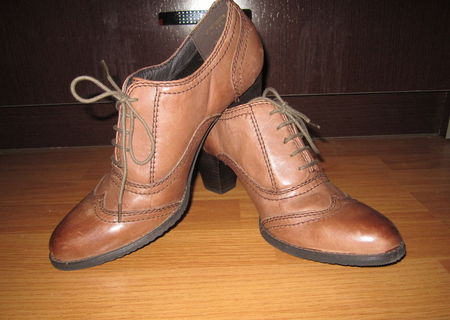 Ghete/botine cu toc, piele, noi, masura 41