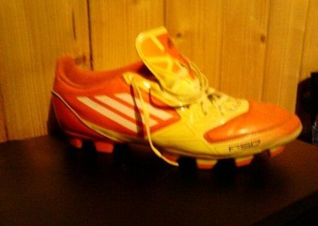 ghete de fotbal adidas f50