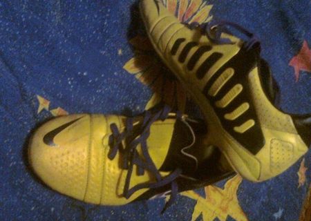 Ghete De Fotbal Nike