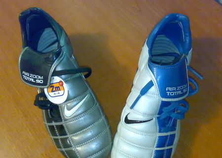 Ghete de fotbal originale Ghete de fotbal originale