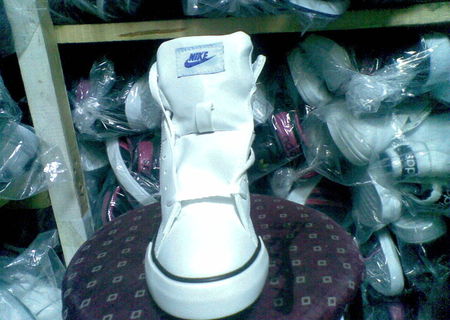 Ghete Nike Factory Alb