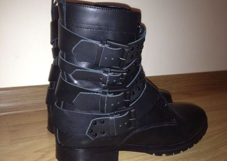 Ghete piele Stradivarius
