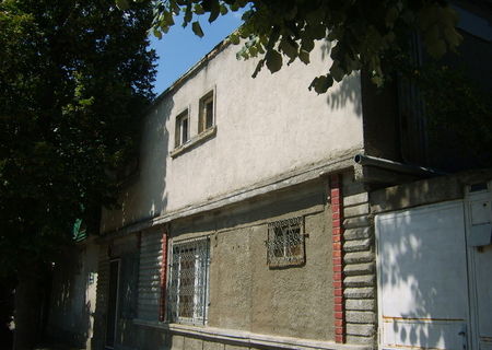 Giulesti, sector.1 vind casa singur curte Giulesti, sector.1 vind casa singur curte