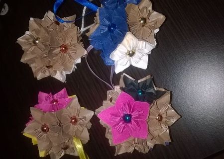 Globuri origamii/Fulgi de nea origamii